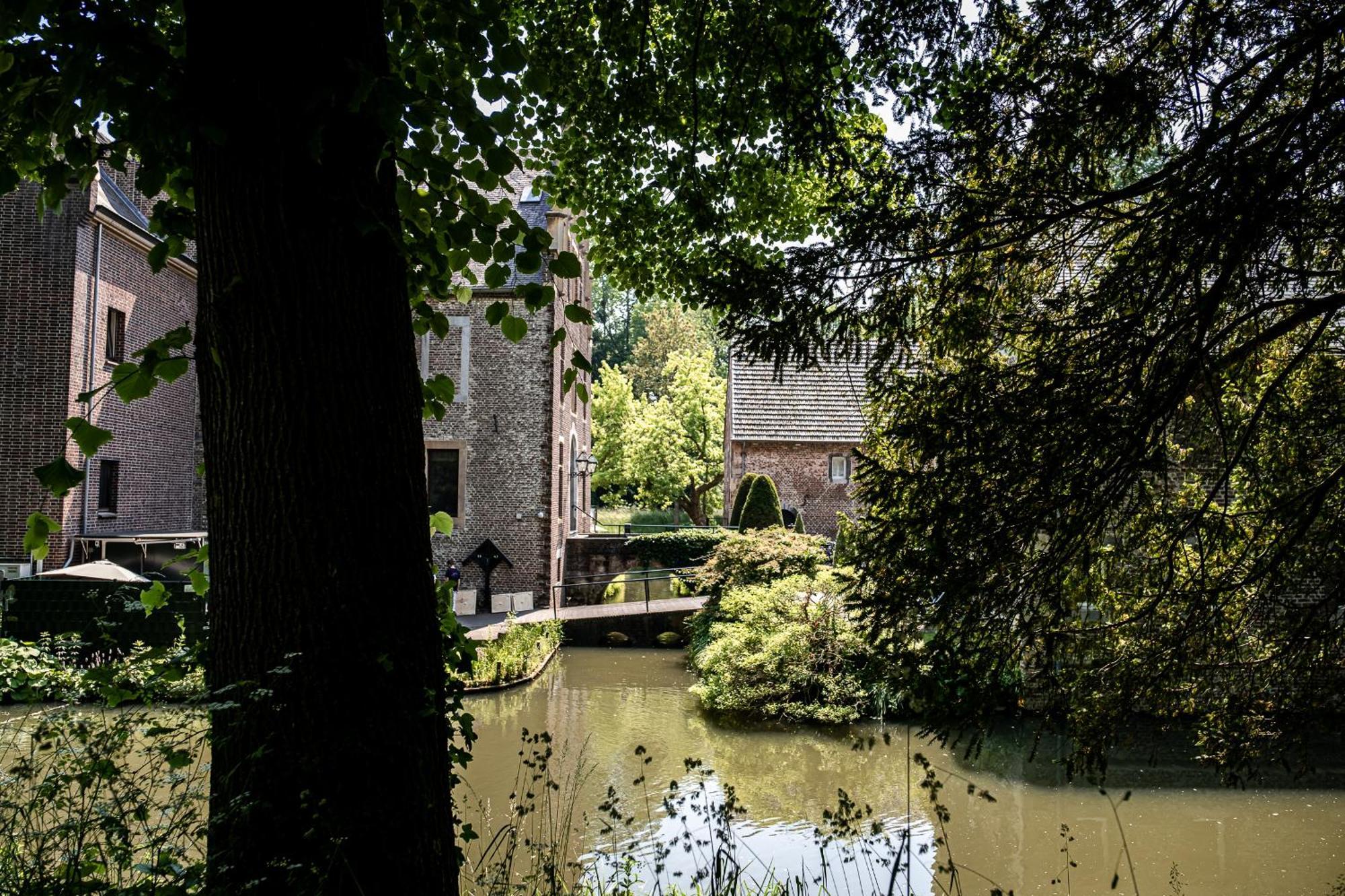 Van Der Valk Hotel Kasteel Terworm Heerlen Exterior foto
